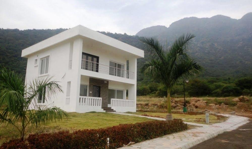 Oyo 24200 Bahri Beautiful Country Hotell Ayyampālaiyam Exteriör bild