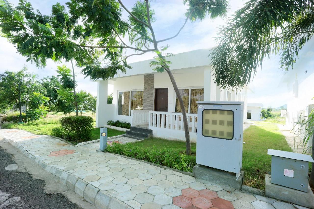 Oyo 24200 Bahri Beautiful Country Hotell Ayyampālaiyam Exteriör bild